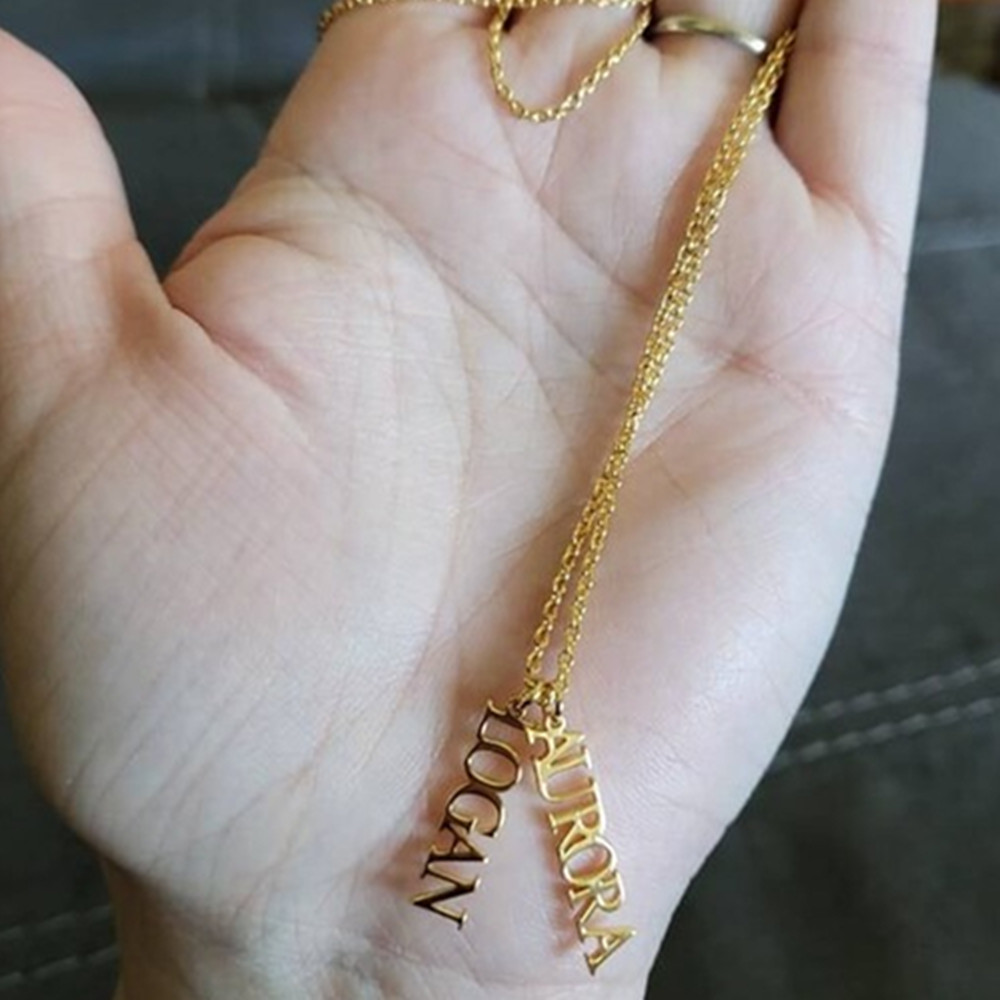 Birth Flower Necklace - カスタム複数名ネックレス ステンレス製 ミニマリストジュエリー 縦型レターペンダント 母 姉妹