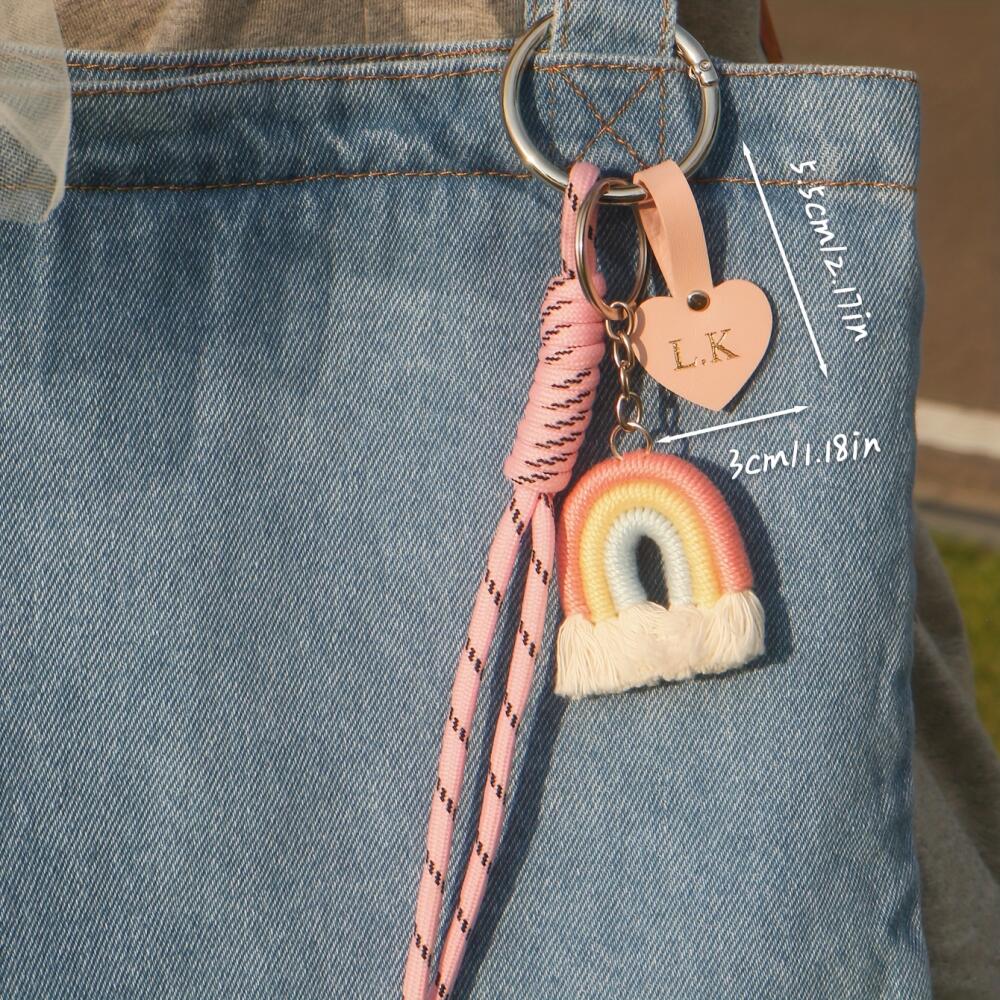 カスタムイニシャルハートレザータグマクラメレインボーキーホル - Monogram Keychain Leather のレビューと価格