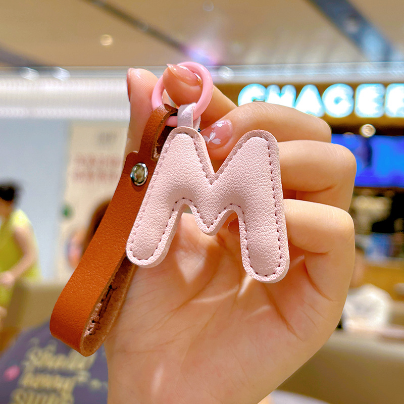 クリエイティブ Pu レザー 26 文字キーホルダーファッシ - Monogram Keychain Leather のレビューと価格
