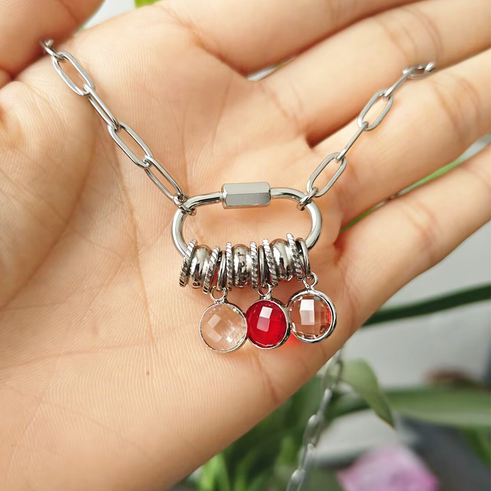 パーソナライズされたカラビナネックレス,パーソナライズされた - Birth Flower Necklace のレビューと価格